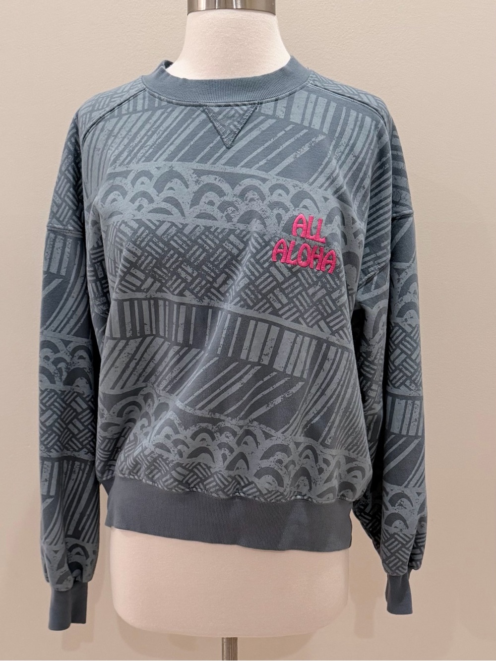 NWT Kealopiko Blue Graphic Crewneck Sweatshirt